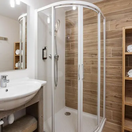 Le Roc Noir By Alpapart Aparthotel 3*